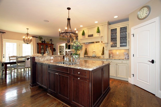 1506 Homestead Summit Dr-Kitchen.jpg